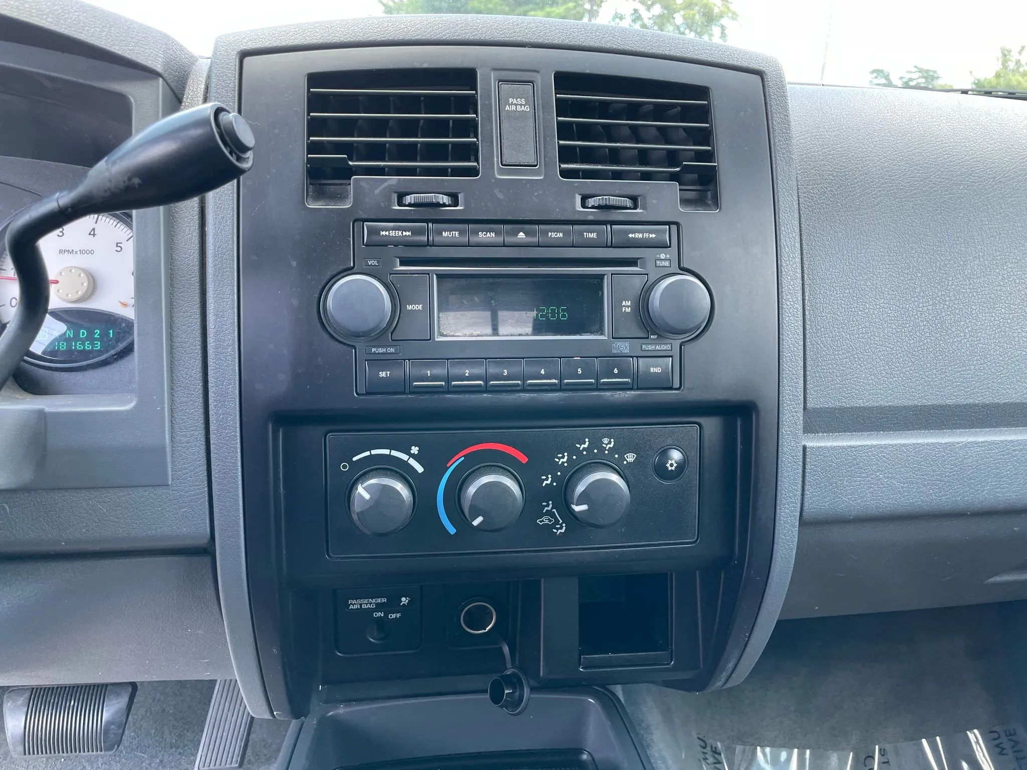2005 DODGE Dakota
