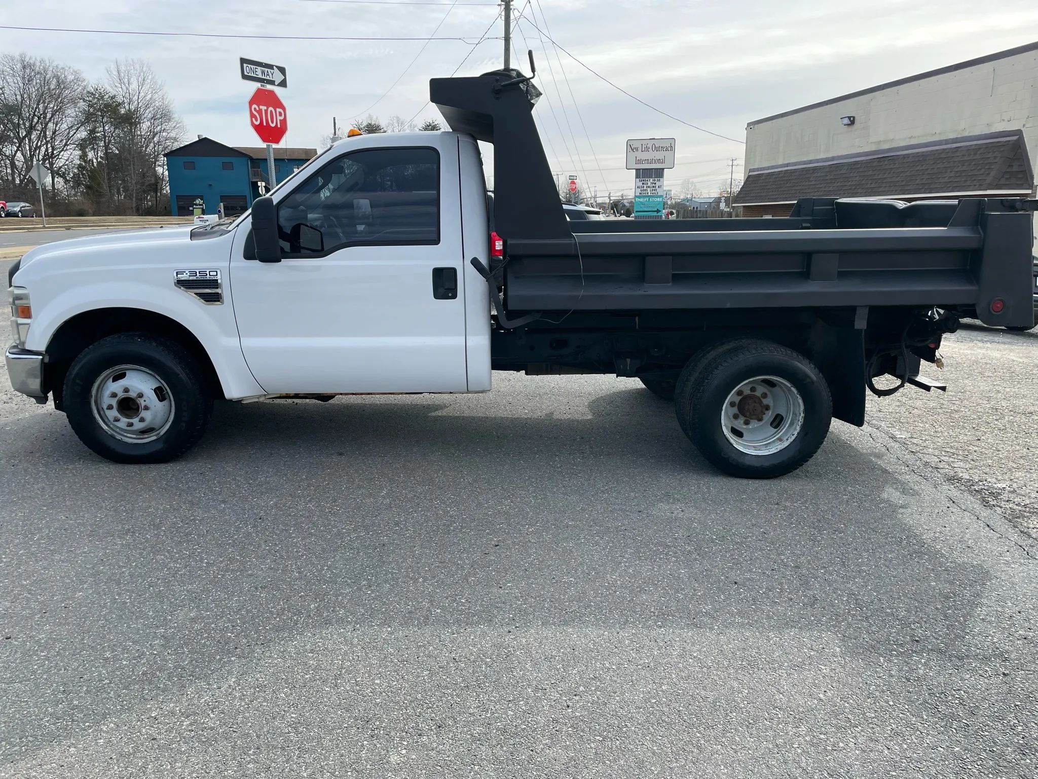 2008 Ford F350 Super Duty Regular Cab & Chassis