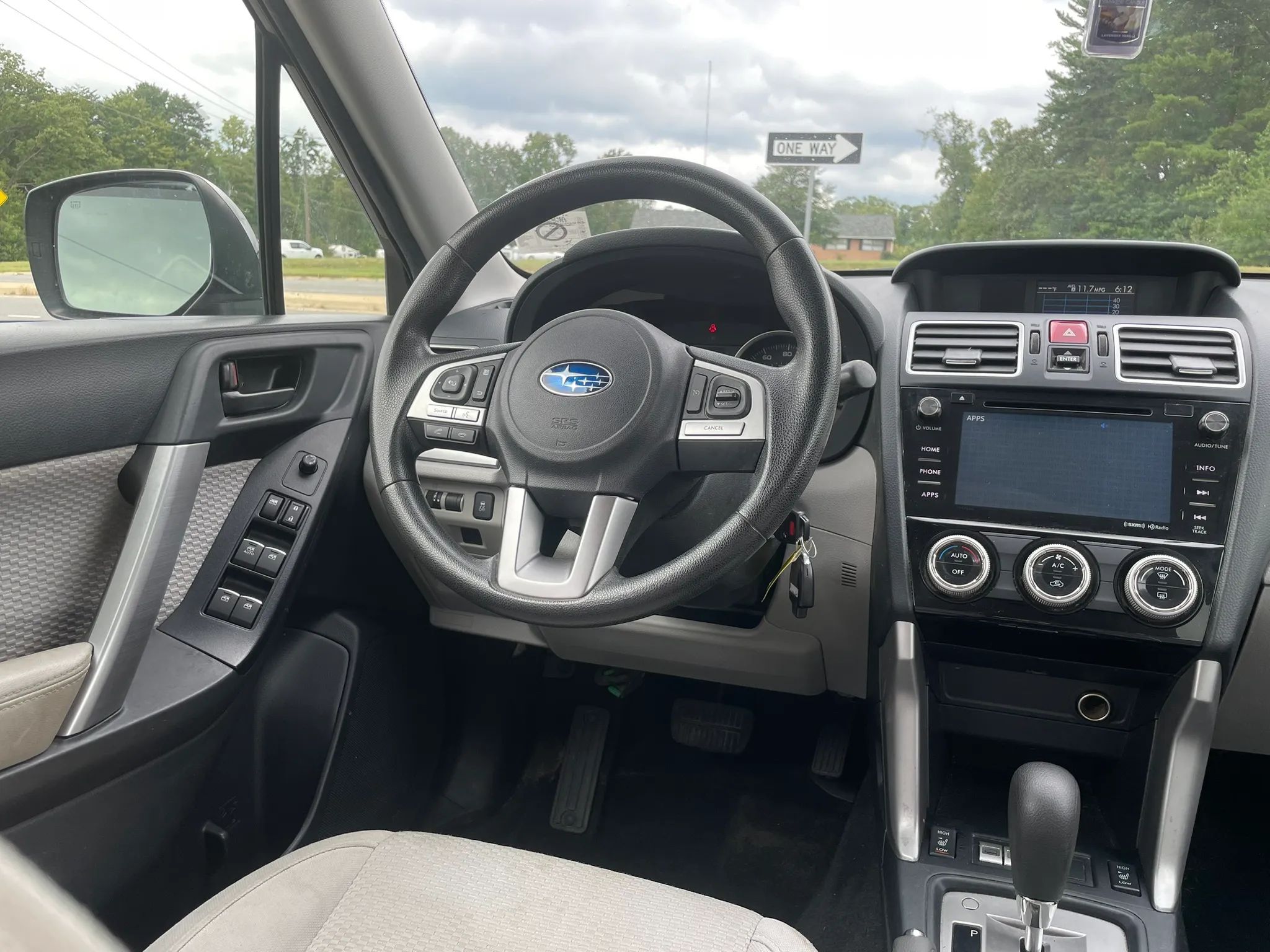 2017 SUBARU Forester Premium + CWP — photo 19