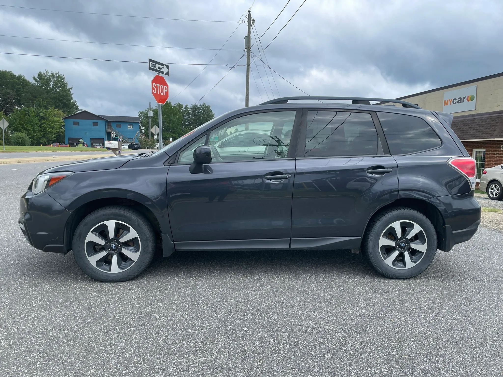 2017 SUBARU Forester Premium + CWP — photo 3