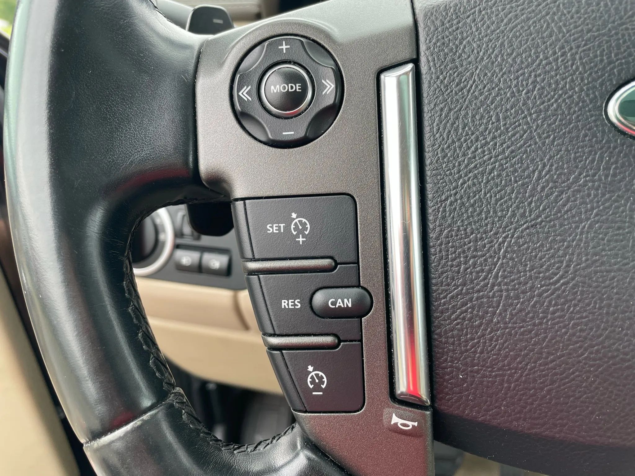 2016 LAND ROVER LR4