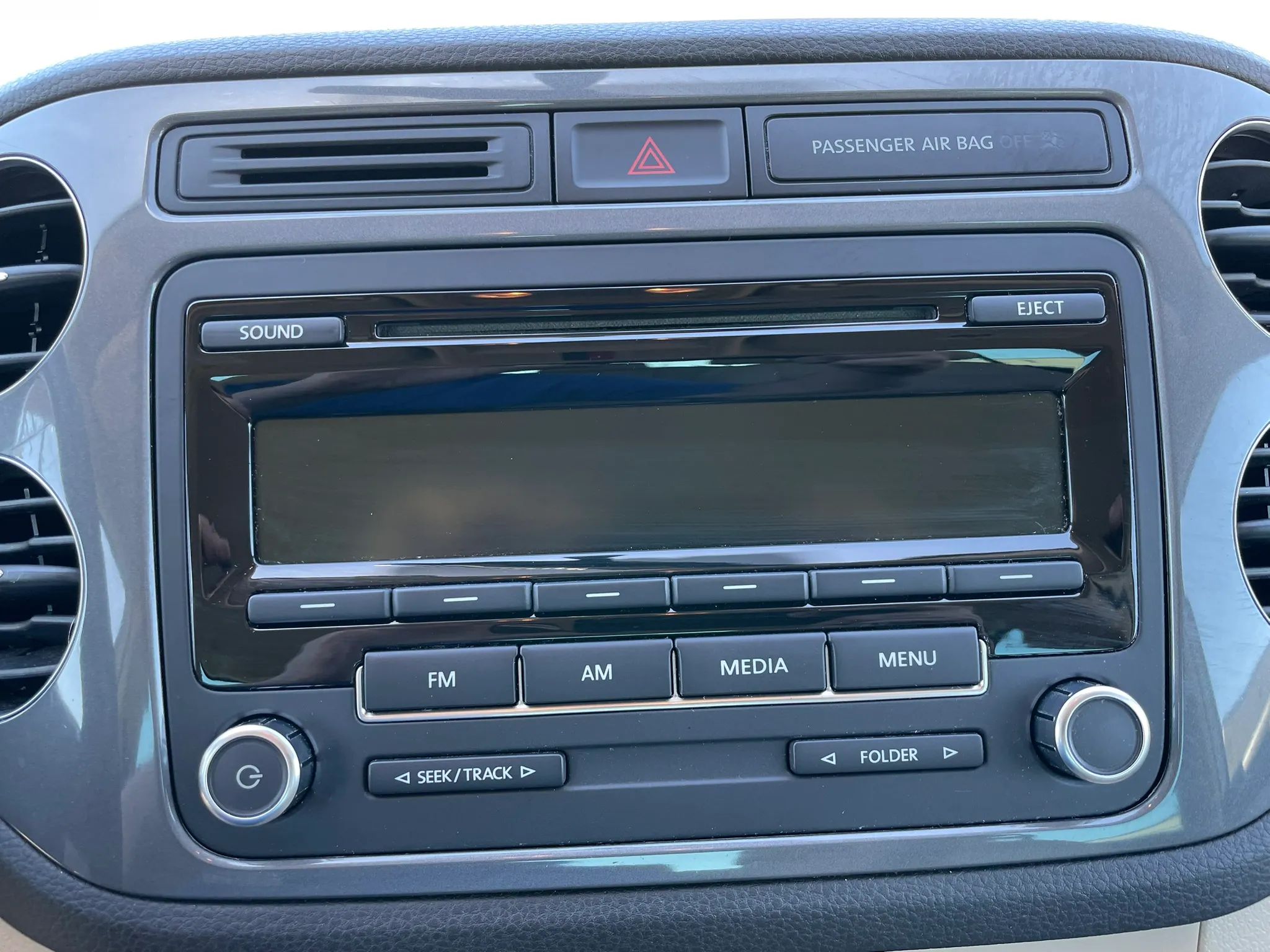 2014 VOLKSWAGEN Tiguan