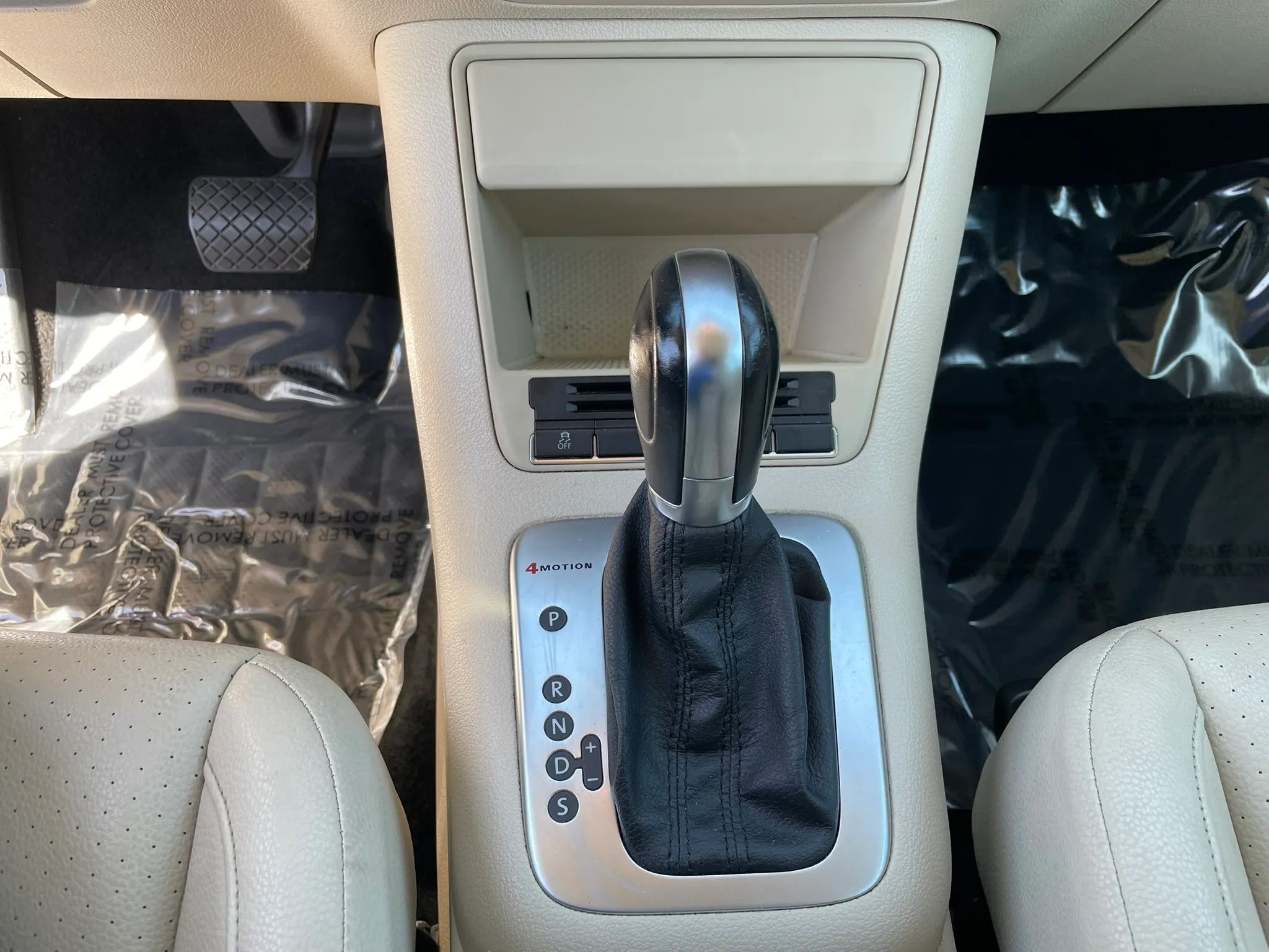 2014 VOLKSWAGEN Tiguan