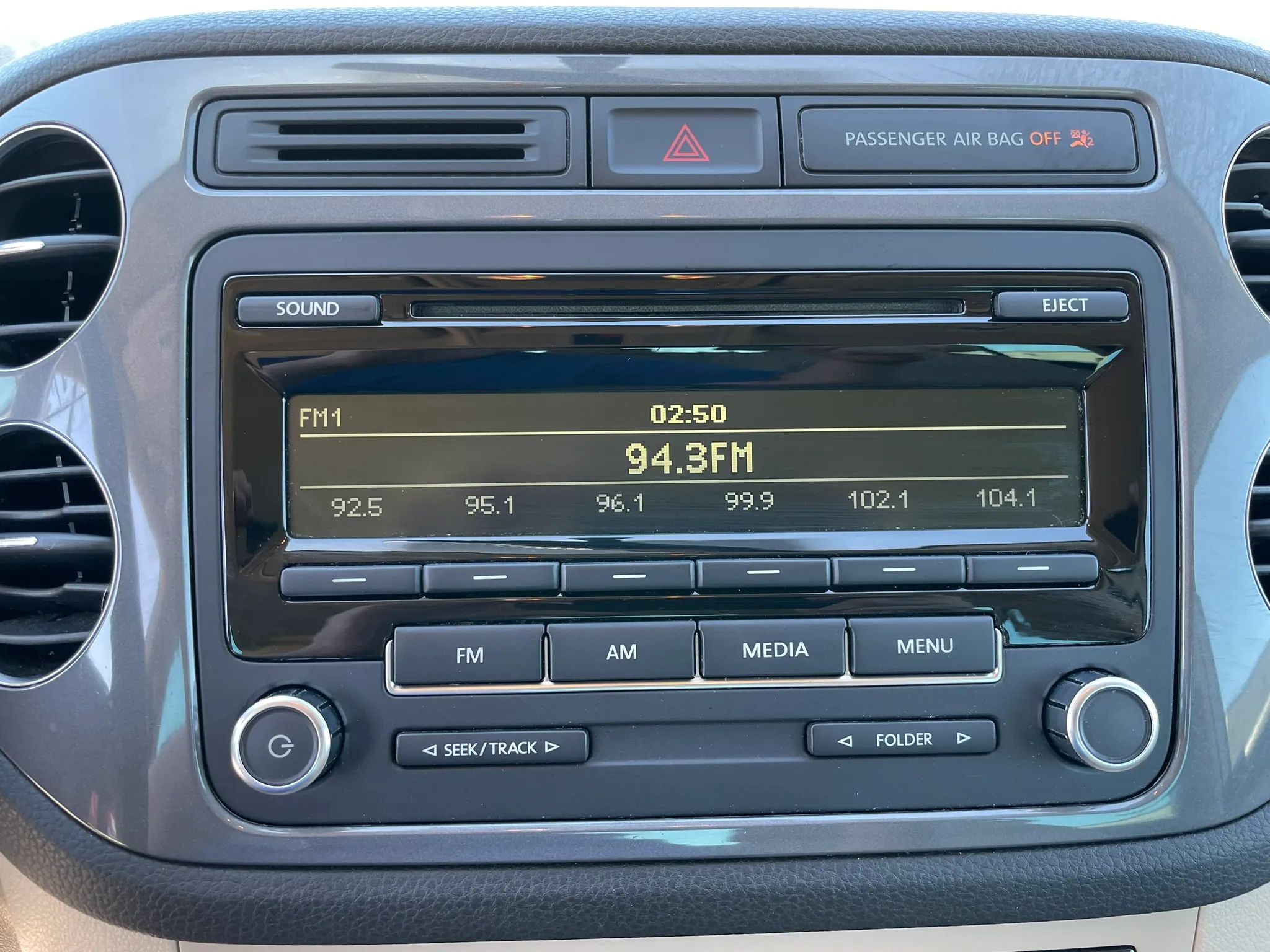 2014 VOLKSWAGEN Tiguan