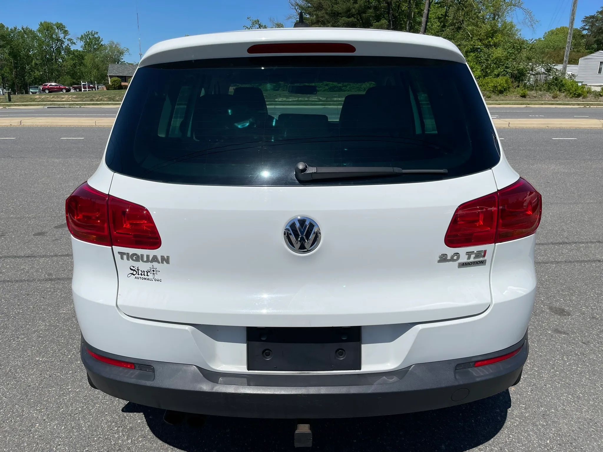 2014 VOLKSWAGEN Tiguan