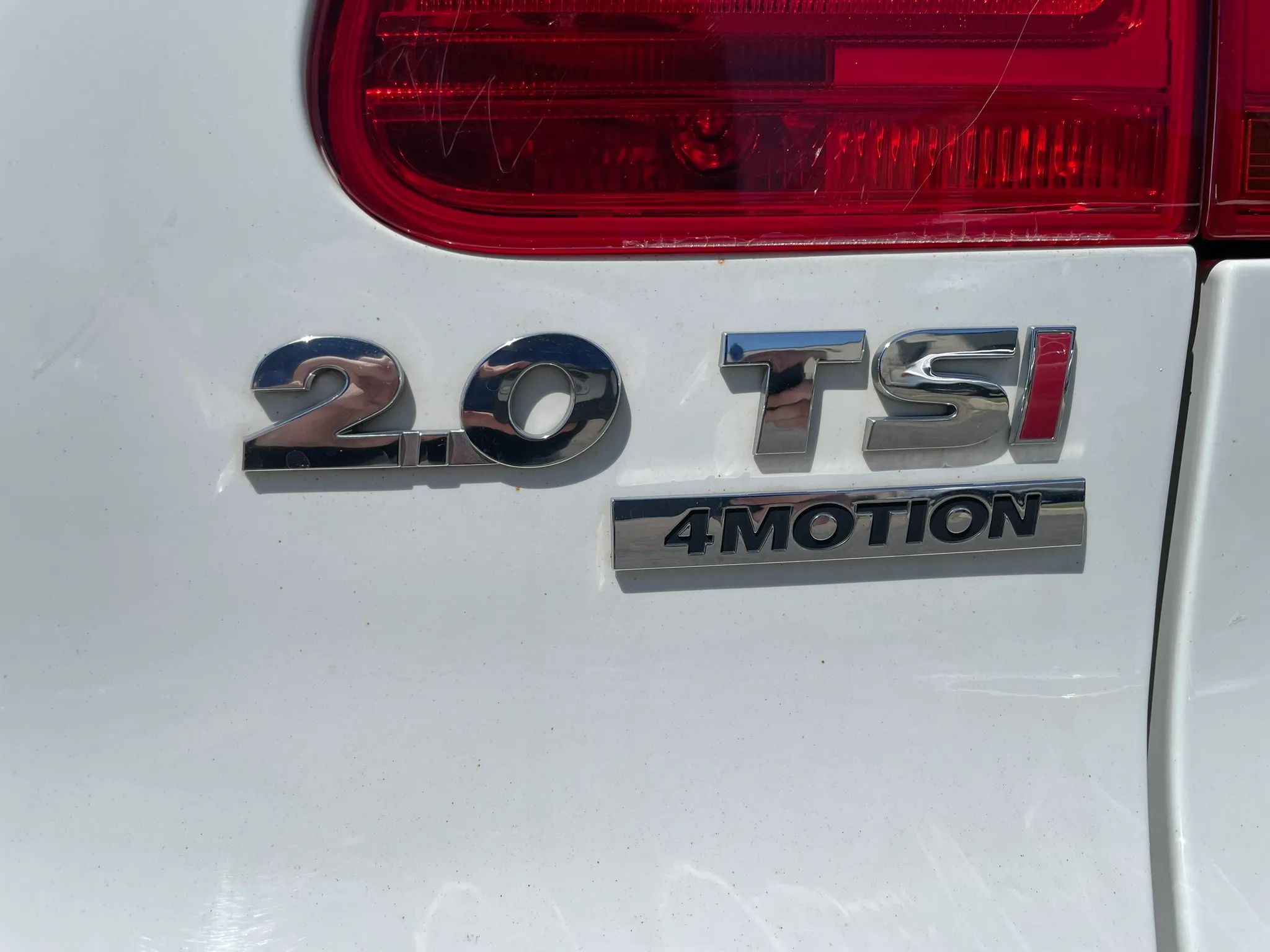 2014 VOLKSWAGEN Tiguan