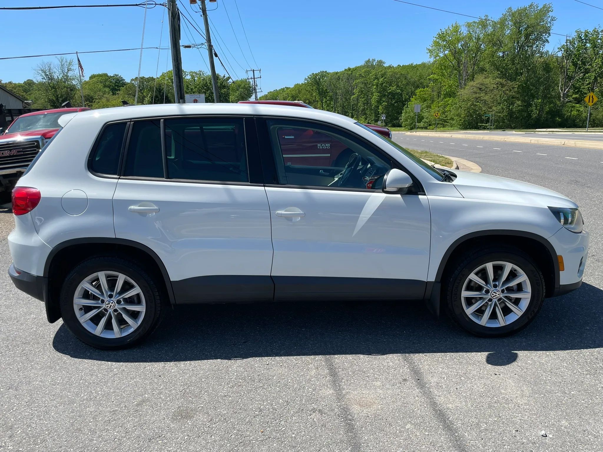 2014 VOLKSWAGEN Tiguan