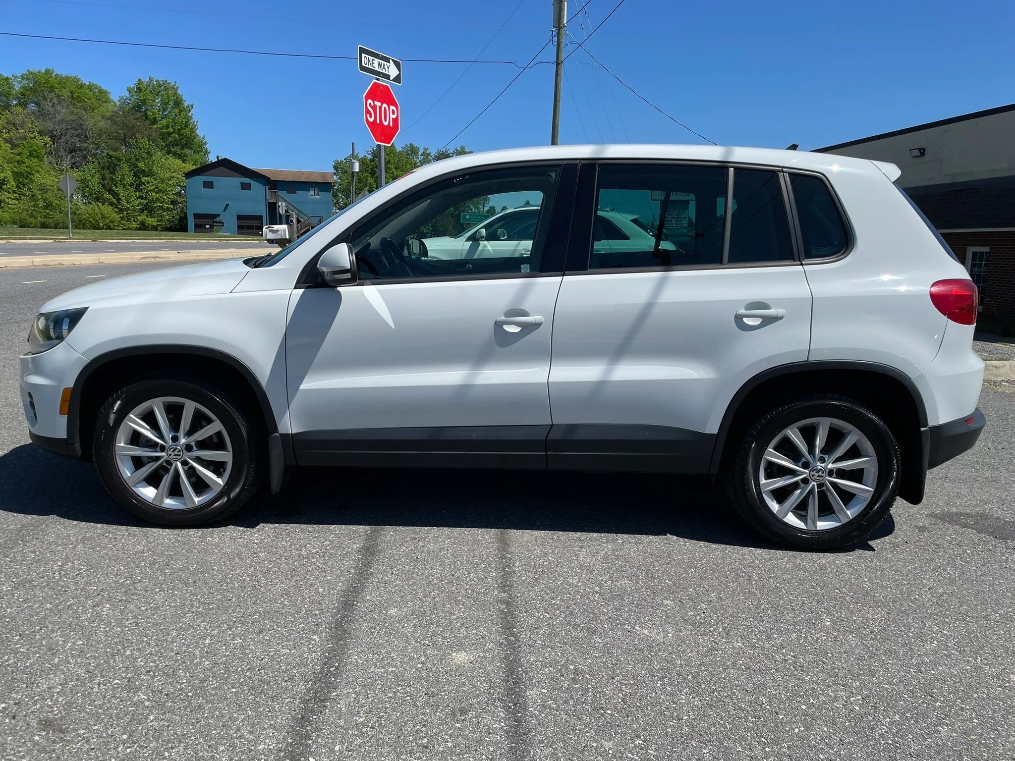 2014 VOLKSWAGEN Tiguan