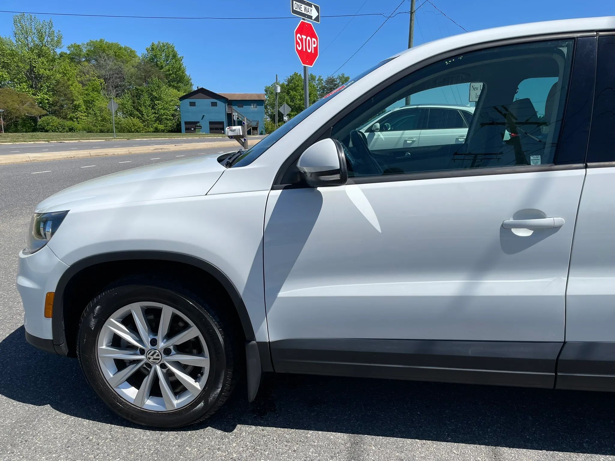 2014 VOLKSWAGEN Tiguan