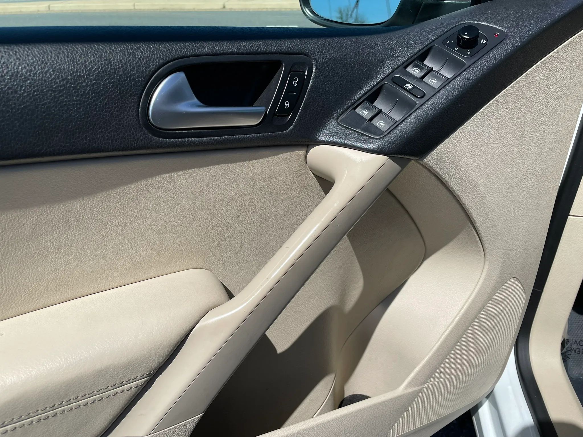 2014 VOLKSWAGEN Tiguan