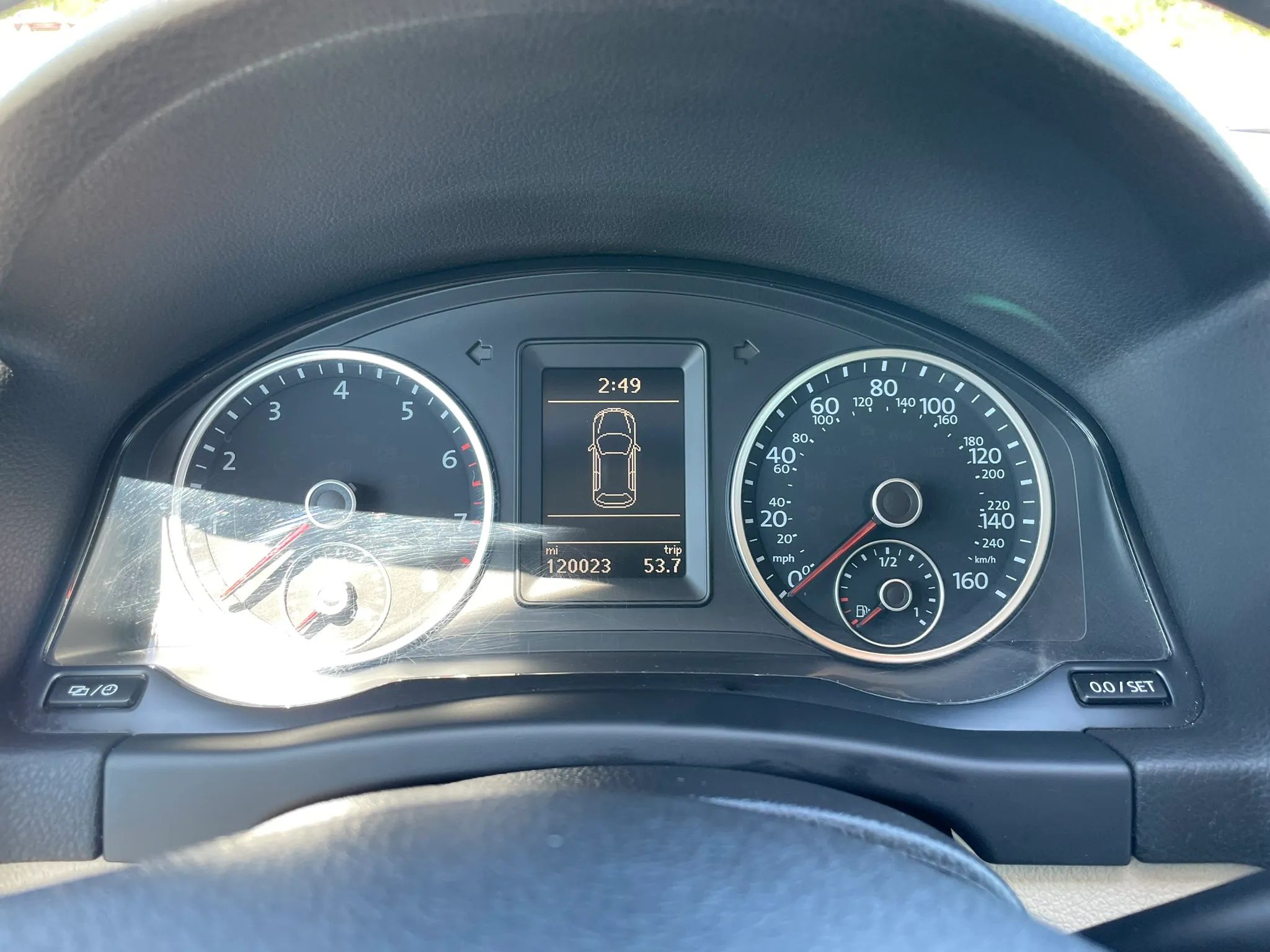 2014 VOLKSWAGEN Tiguan