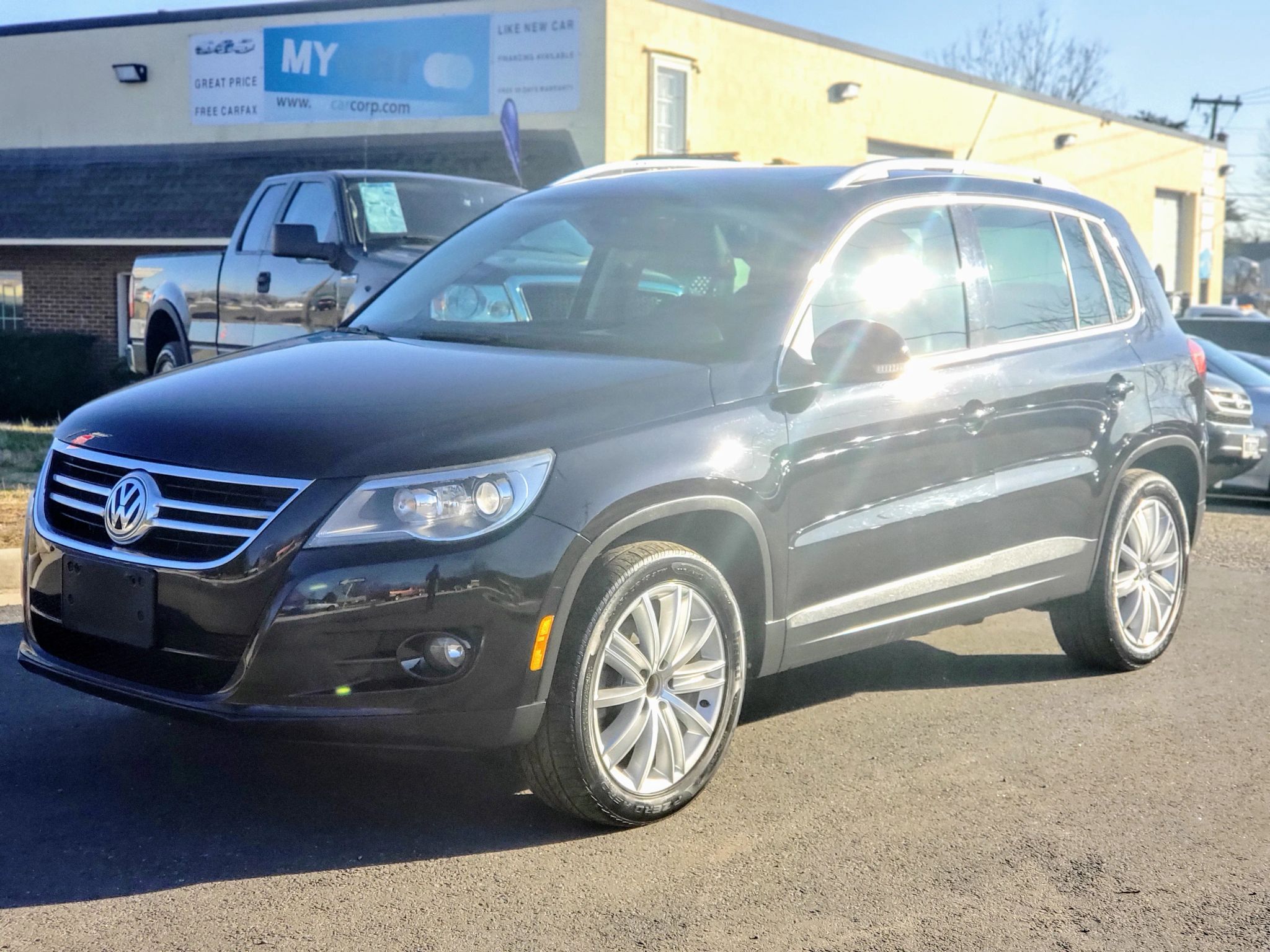 2010 VOLKSWAGEN Tiguan