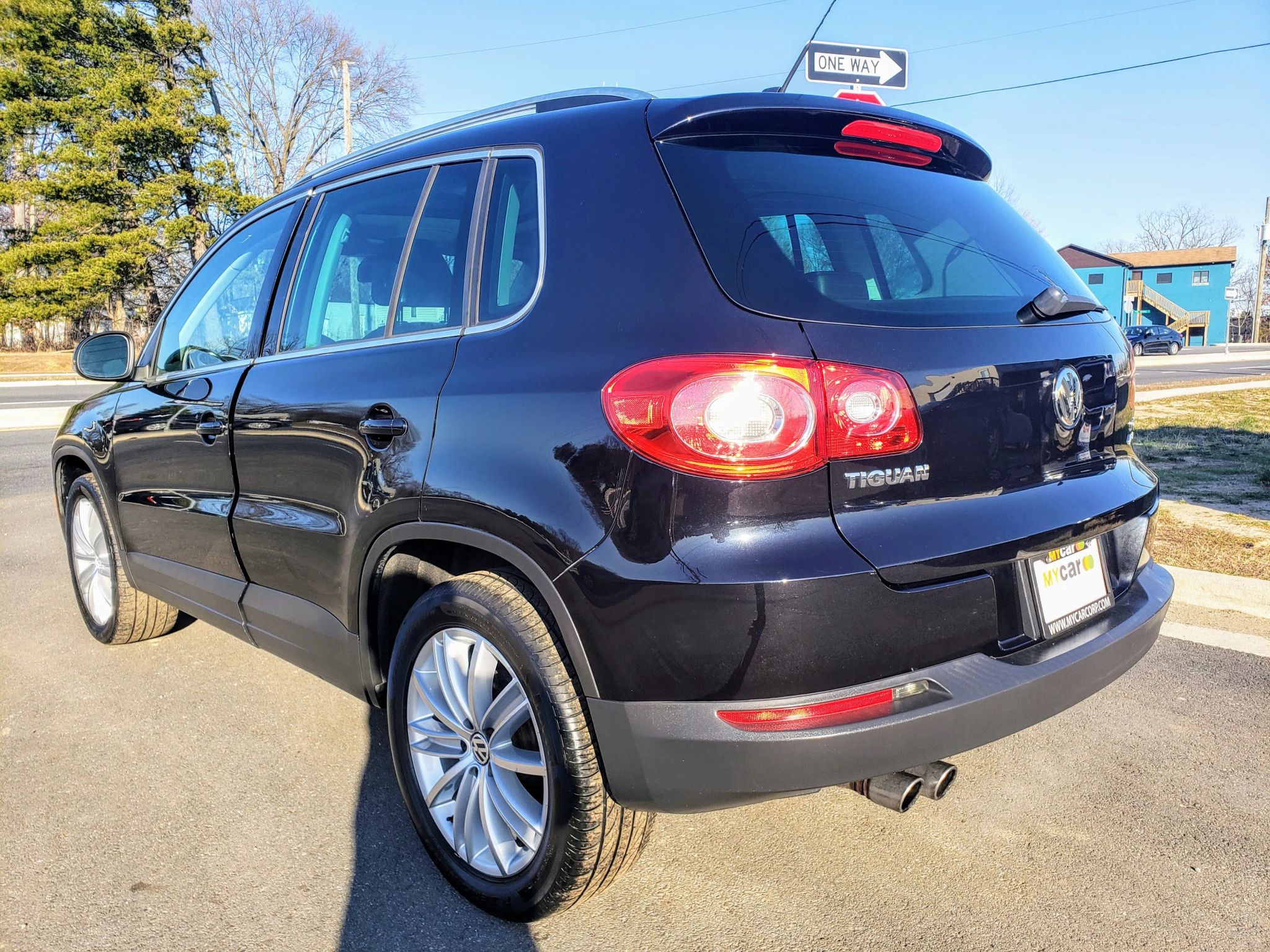 2010 VOLKSWAGEN Tiguan